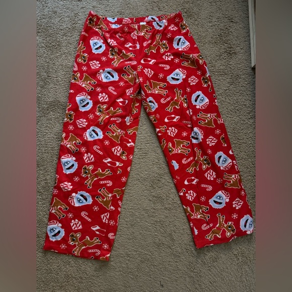 Women’s Rudolph Pajama Set - Picture 9 of 9